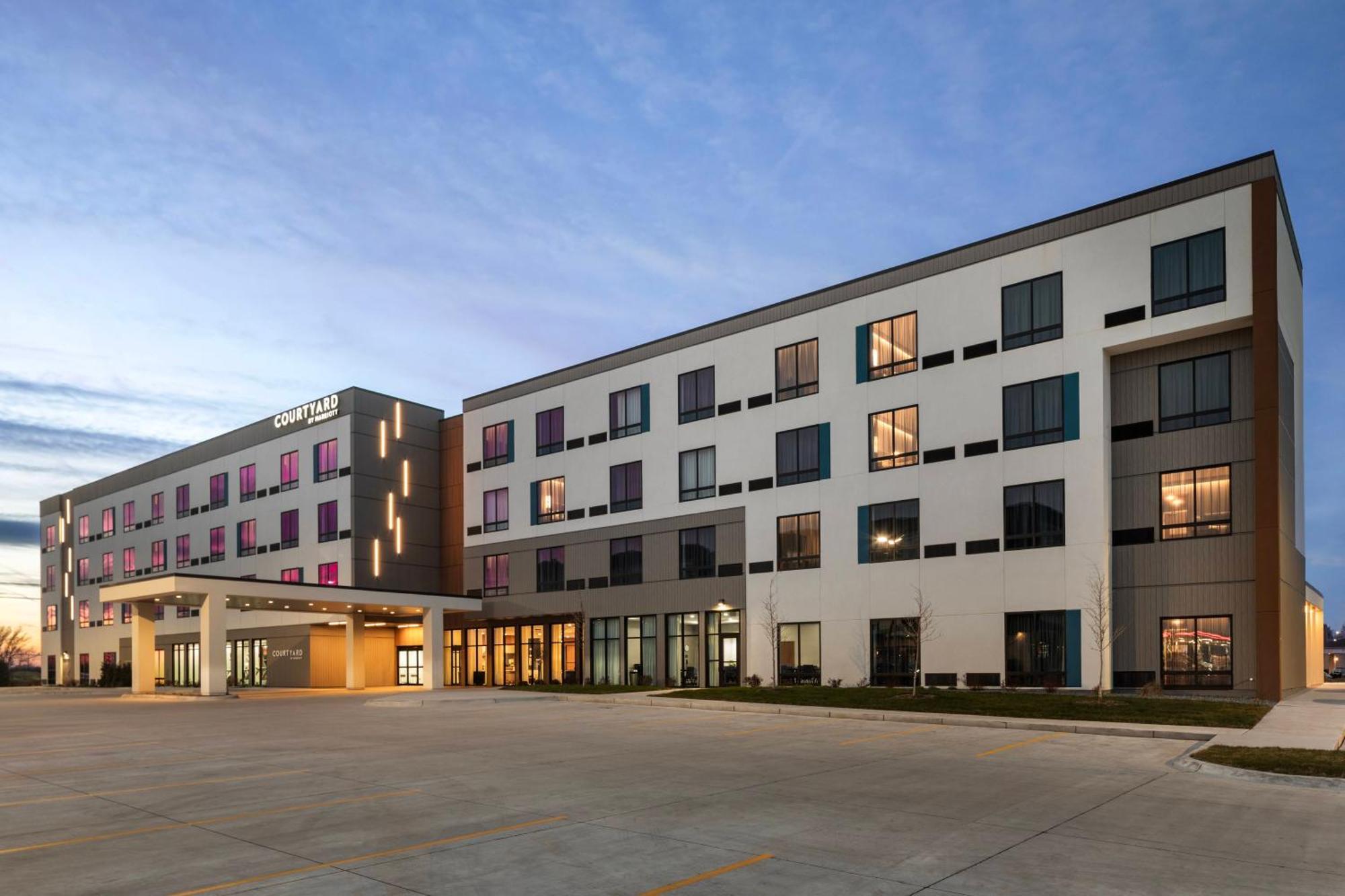 Courtyard By Marriott Bettendorf Ngoại thất bức ảnh