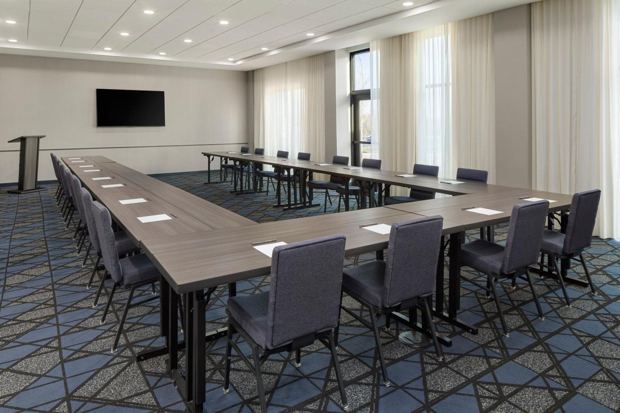Courtyard By Marriott Bettendorf Ngoại thất bức ảnh