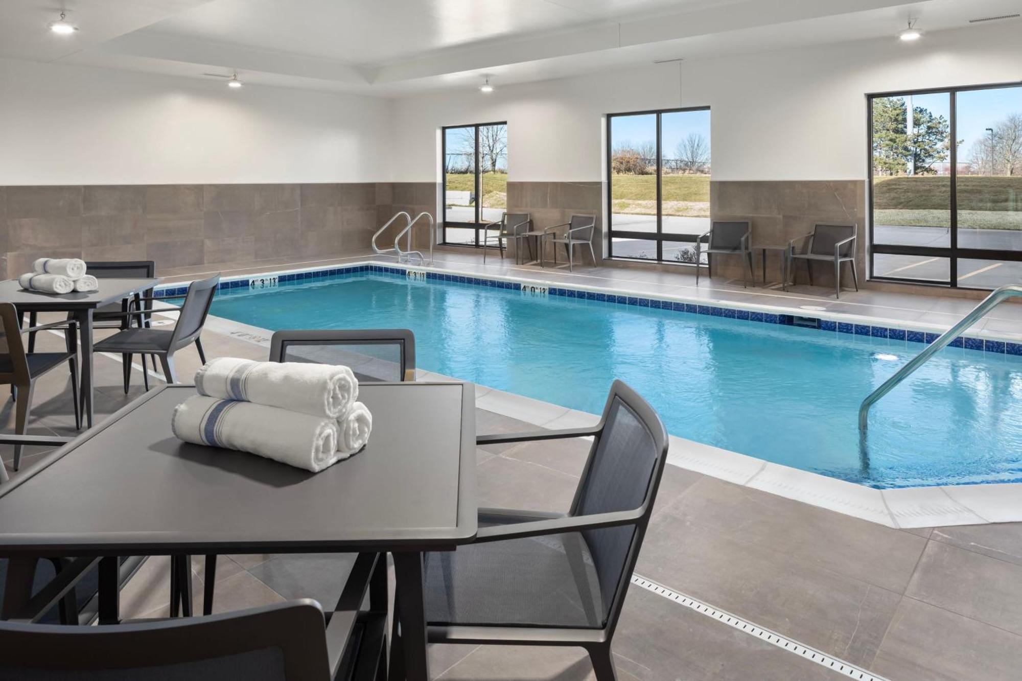 Courtyard By Marriott Bettendorf Ngoại thất bức ảnh