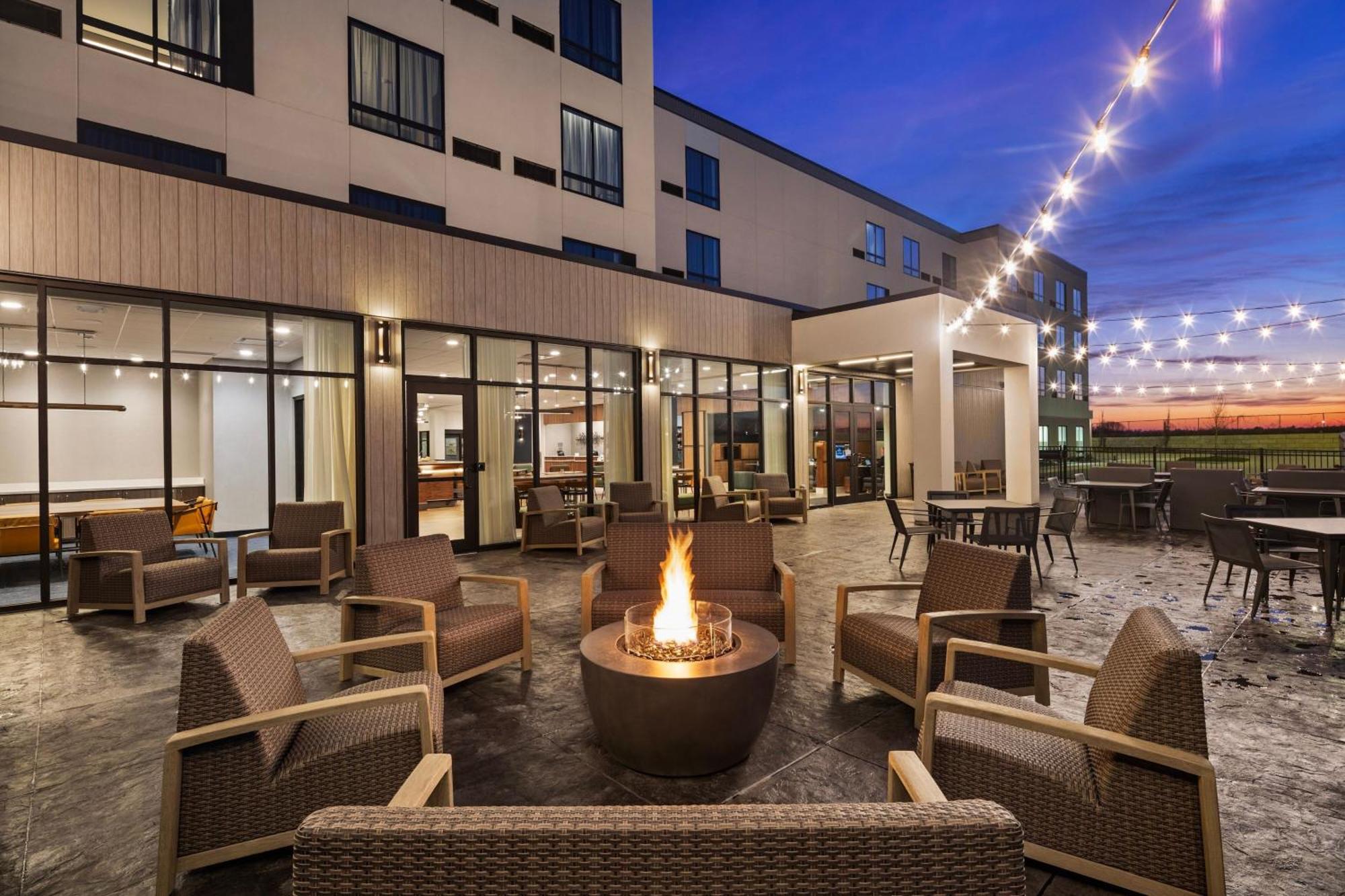 Courtyard By Marriott Bettendorf Ngoại thất bức ảnh