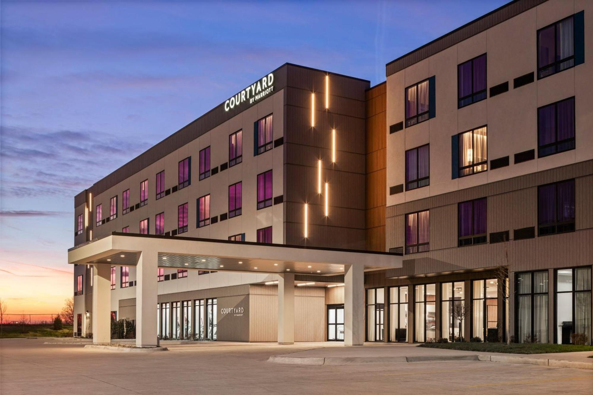 Courtyard By Marriott Bettendorf Ngoại thất bức ảnh